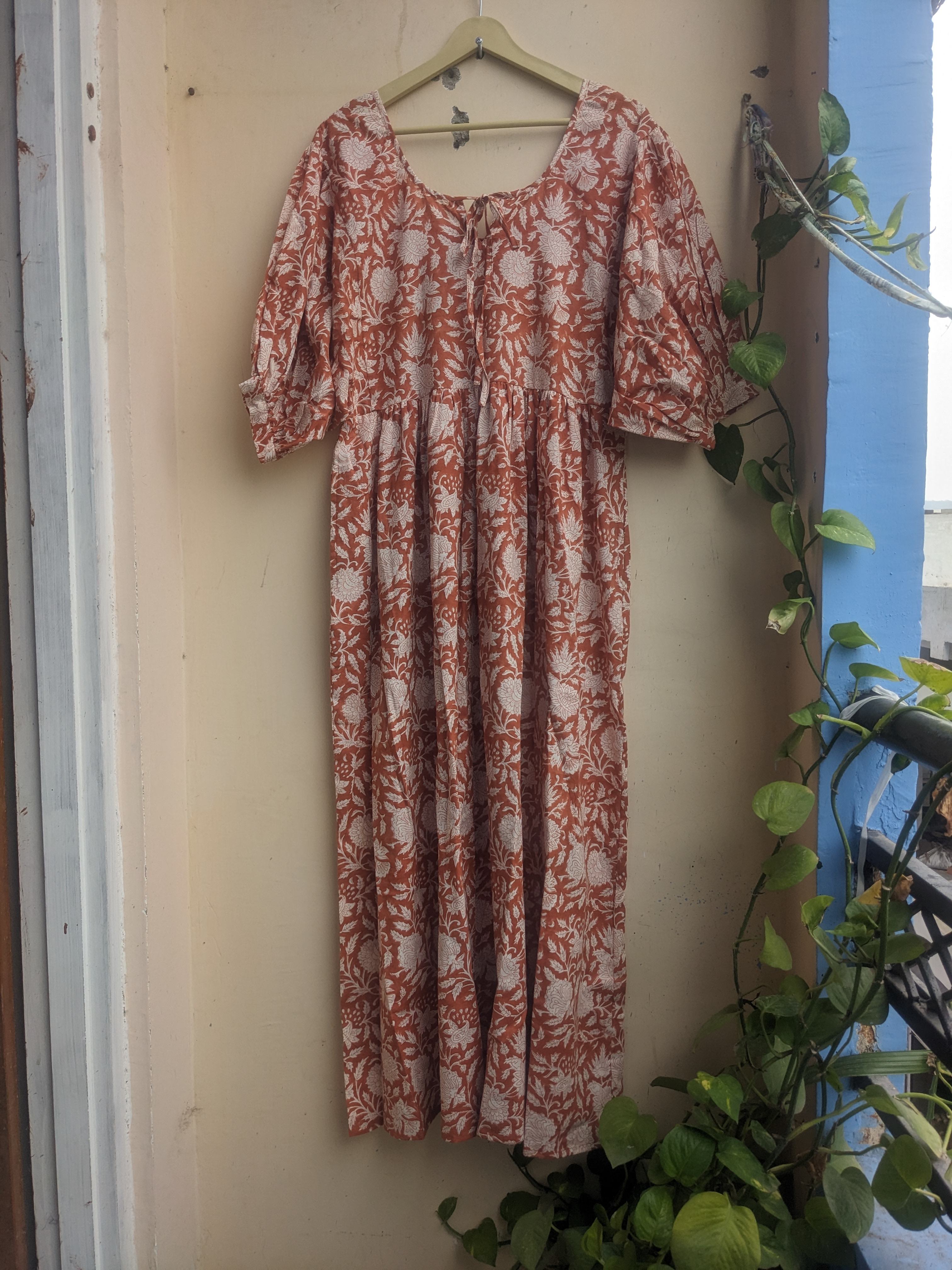 สีน้ำตาล