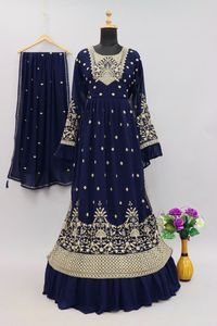 Traje Sharara de Diseño Tradicional Indio con Bordado y Lentejuelas para Mujer, para Bodas y Fiestas - Product Image 4