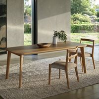 Table à manger en chêne massif RH American Durable Oak, design rustique moderne contemporain, pour usage domestique.