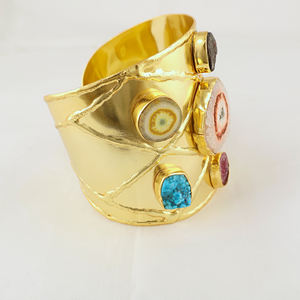 Bracelet large en métal massif plaqué or 18 carats, bijoux de mode de luxe, bijoux bohèmes, bracelet ouvert, pierres précieuses naturelles multicolores - Product Image 3