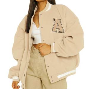 Veste universitaire en laine personnalisée pour femmes, veste de style lettreman à épaules tombantes avec manches en cuir d'agneau, respirante, style universitaire - Product Image 2