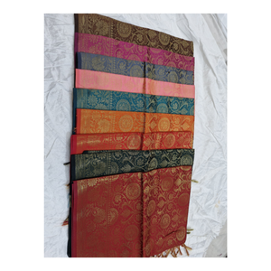 Belle femme Dupatta en soie avec jacquard floral traditionnel pour les fêtes de festivals tenues ethniques - Product Image 1