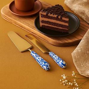 Cuchillo largo de acero inoxidable con mango de aluminio para servidor de pasteles adecuado para pasteles múltiples con construcción de hoja suave y fuerte - Product Image 3