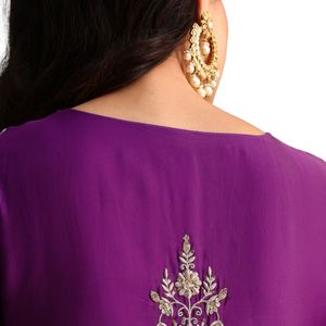 Púrpura Zari Work Palazzo Suit con Organza Dupatta Venta al por mayor Mujeres Ropa étnica OEM Ropa Proveedor de fábrica Traje de fiesta - Product Image 5