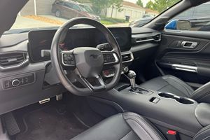 Ford Mustang GT Coupé 2024, Caja de Cambios Automática, Título Limpio, Sin Accidentes, con Bajo Kilometraje, Listo para Envío - Product Image 5