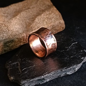 Joyería Ayurvédica Terrenal, Joyería Sostenible, Joyería de Moda Lenta, Anillo Forjado a Mano, Joyería de Orfebre, Cobre Minimalista - Product Image 4