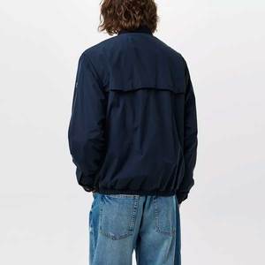Blouson aviateur classique hommes Style avec coque en nylon col côtelé poche zippée et broderie personnalisée pour les vestes de mode Streetwear - Product Image 4