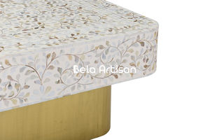 Table basse en bois UrbanLuxe, table de salon carrée moderne avec finition en bois naturel et rangement - Product Image 2