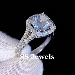 Anillo de compromiso de moissanita con corte de cojín para mujer, vástago dividido de plata 925 con diseño de Halo de claridad VVS - Product Image 6