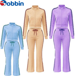 Conjunto de Chándal de Terciopelo Personalizado para Mujer, Chaqueta Deportiva de Terciopelo con Cremallera y Pantalones Acampanados, 2 Piezas - Product Image 2