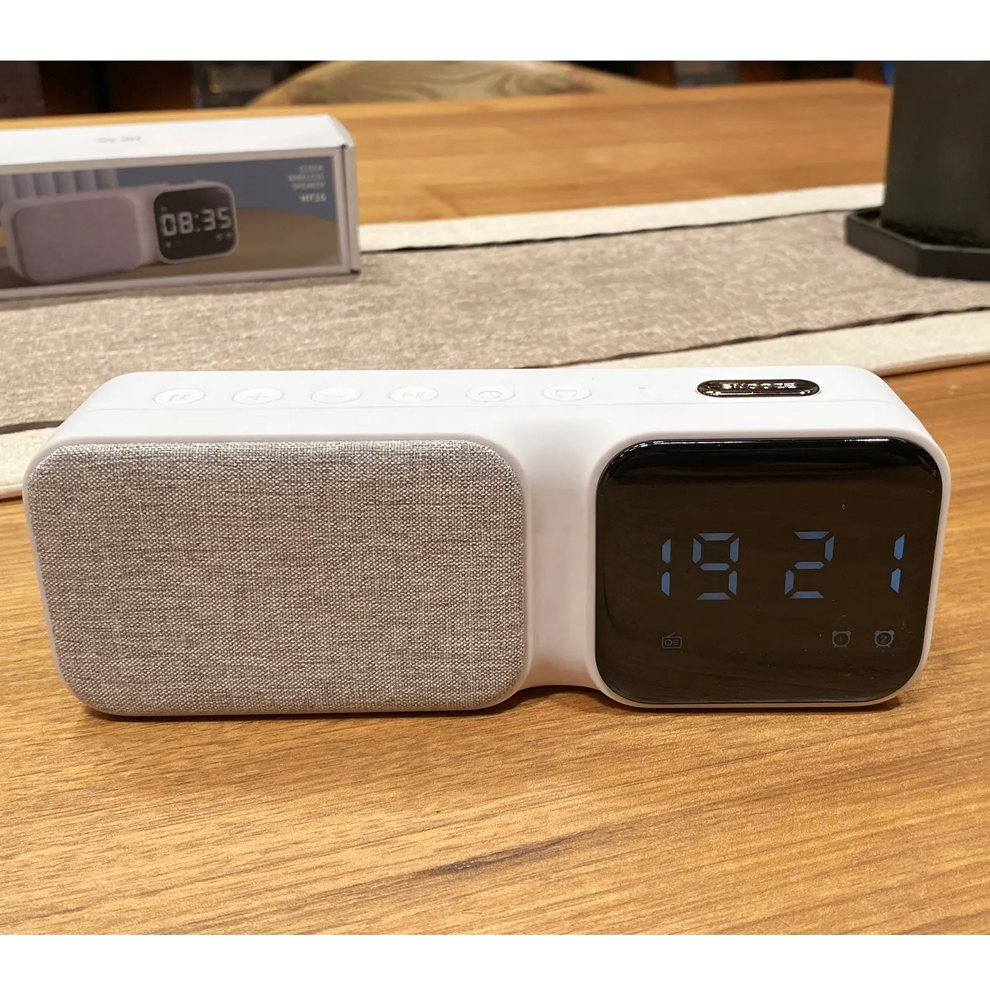 FM Radio Wireless Bluetooth Speaker Night Light Alarm Clock with Bluetooth Speaker and Wireless Charging For Iphone