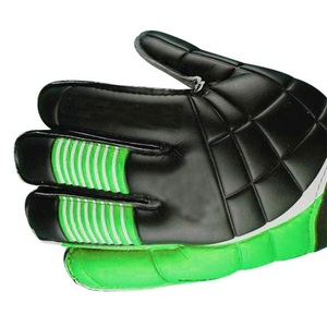 Guantes de portero de fútbol de cuero PU de alta calidad profesional de fabricante directo, iniciales inscritas para un mejor cuidado de los dedos - Product Image 4