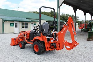 รถตักล้อยางขนาดเล็ก Kubota LA340 21 แรงม้า ขับเคลื่อน 2 ล้อ เครื่องยนต์ดีเซล รถแทรกเตอร์การเกษตรขนาดกะทัดรัด เครื่องจักรอเนกประสงค์สำหรับฟาร์ม ขาย - Product Image 2