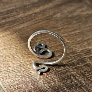 แหวนพลอยนิลสีดำอินเทรนด์คอลเลกชั่นใหม่น้ำหนักเบาสไตล์คลาสสิกสำหรับงานแต่งงานและงานเลี้ยง - Product Image 3