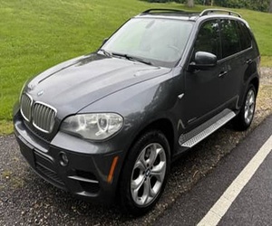 BMW X5 xDrive50i 2012, V8 Biturbo, Tracción en las Cuatro Ruedas, Paquete de Climatización Trasera, Sin Modificar - Product Image 1