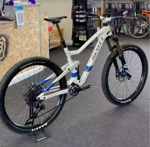 NUEVA Bicicleta Eléctrica de Montaña Scott Ransom 900 Tuned AXS de Aluminio OEM 2022 - Blanco y Negro - Product Image 1