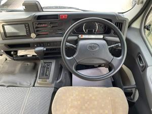 Toyota Coaster 2020 Usada en Buen Estado, 30 Asientos, Motor V8 de 4.2L - Product Image 6