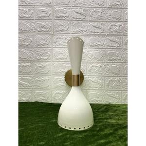 Applique murale moderne en métal luminaire LED lampe murale durable pour la maison et l'espace commercial disponible pour le prix d'exportation - Product Image 1