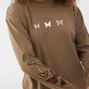 Camiseta en blanco de cuello redondo de algodón pesado 100% de alta calidad con logotipo personalizado de 400gsm para mujer Omen - Product Image 3