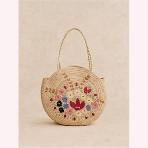 Sac à bandoulière de luxe en rotin et raphia fait à la main Tissage en jonc de mer naturel à la mode avec des accents de perles et de diamants exquis - Product Image 1