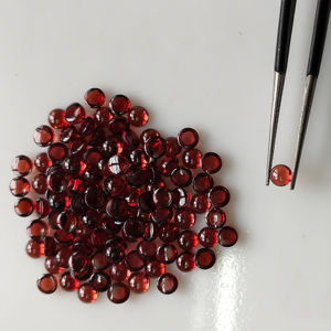 Cabochons ronds naturels de 4mm, grenat rouge, pierres précieuses en vrac, qualité merveilleuse pour la fabrication de colliers, accessoires de bijoux - Product Image 1