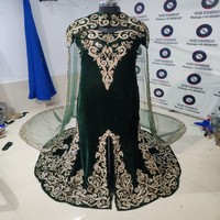 Robe musulmane traditionnelle élégante pour adultes Kaftan en velours vert lourd brodé à la main Taille unique de luxe en soie