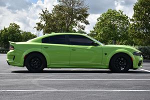 Dodge Charger SRT Hellcat Widebody Jail 2023, Bajo Kilometraje, Caja de Cambios Automática, Volante a la Izquierda, Neumáticos R20, Estado Oscuro - Product Image 5