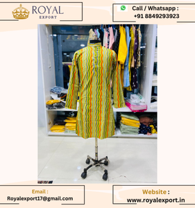 Presenta nueva colección Kurta de algodón de moda tradicional con estampado de lámina pesada para hombres - Product Image 3