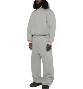 Chándal de peso pesado con estampado de soplo y logotipo personalizado de nuevo estilo, conjunto de sudadera y pantalones de chándal para correr de alta calidad para hombre - Product Image 2