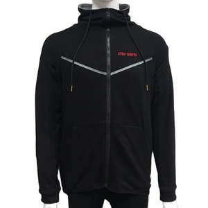 Sudadera con capucha térmica USB y USB-C con logotipos de marcas bordados a medida de fábrica, con almohadillas calefactoras de fibra de carbono - Product Image 3