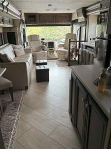 Used 2018 Newmar B-a-y S-t-a-r 3414 Factory Direct Travel Trailer Caravan Mobile - Product Image 3