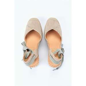 Alpargata cerrada con tacón de cuña alto - Product Image 4