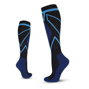Logo personnalisé Chaussettes de football pour hommes antibactériennes respirantes séchage rapide confortables avec couleurs et étiquettes personnalisées - Product Image 3