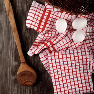 Serviette de cuisine éponge 100% coton rouge uni style classique pour la maison avion hôtels et restaurants occasions de mariage - Product Image 1