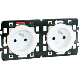 Prise pré-câblée COMETE 2P + T double design en couleur blanche - Product Image 1