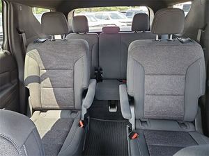 2024 C-h-e-v-r-o-l-e-t Tra-ver-se L T AWD con bajo kilometraje y precio asequible en stock listo para su envío - Product Image 6