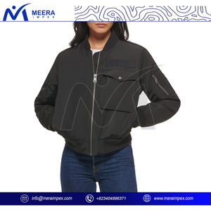 Blouson aviateur en cuir classique pour femme avec taille réglable et poches multiples Tenues tricotées de tous les jours chics et audacieuses - Product Image 2