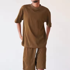 Ensemble short et t-shirt en tricot surdimensionné de style décontracté pour hommes, col en O personnalisé, couleur unie, très personnalisé, été - Product Image 1