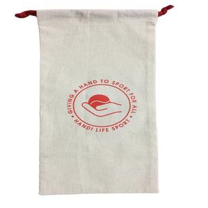 Sac à cordon moyen en coton avec logo personnalisé sérigraphié en soie pour la lessive et le shopping avec motif de lettres - Product Image 2