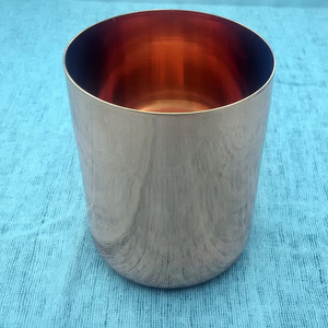 ขายส่งเชิงเทียนและโถทองแดงหรูหราแบบกำหนดเอง พร้อมโลโก้แบบกำหนดเอง ผิวขัดเงา เป็นมิตรกับสิ่งแวดล้อม สำหรับงานดีวาลี รับออเดอร์จำนวนมาก - Product Image 5