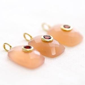 Calcédoine rose naturelle en forme de rectangle pendentif en pierre précieuse incrusté de double pierre pendentif plaqué or bijoux en pierre précieuse plaquée or - Product Image 3