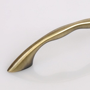 Poignée d'armoire ZAMAK sur mesure pour meubles de maison poignée en métal durable élégante conçue selon les exigences du client - Product Image 1