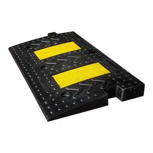 Juego de 8 Rampas de Goma para Estacionamiento y Umbral, 17 Piezas, 30 cm de Ancho, 34 Reflectores Amarillos, Material de Caucho - Product Image 2