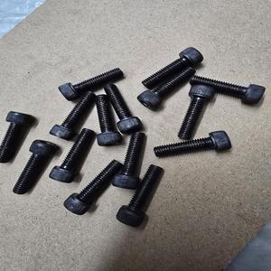 Vis hexagonales en acier de qualité 8.8 M24 M27 M30 Din933, oxydées noires, zinguées, marque RF, modèle 20*70, finition brute, exportées en usine - Product Image 2