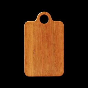 Elegante tabla de cortar de madera maciza hecha a mano ecológica para servir en la cocina y picar alimentos de F S INTERNATIONAL - Product Image 1