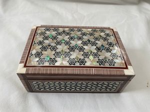 Joyero de madera hecho a mano al por mayor con incrustaciones de almacenamiento de regalo distintivo de nácar de alta calidad con artesanía duradera - Product Image 4