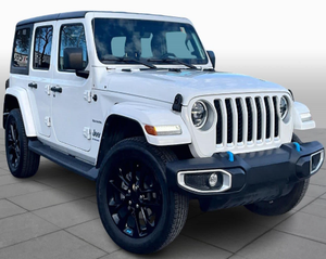 Jeep Wrangler Sahara SUV Automático 2023, Seminuevo - Product Image 2