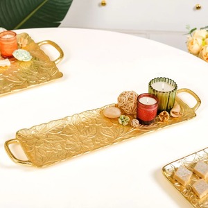 Bandeja de Servicio Personalizable de Aluminio con Diseño Floral en Relieve Dorado, con Asas, para Decoración del Hogar, Bodas y Platos de Aperitivos - Product Image 2
