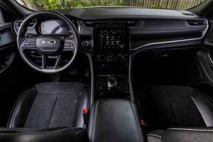 J GRANDCHEROKKEE L ALTITUDE SUV CROSSOVER 4WD 2023 USADO EN EXCELENTES CONDICIONES - Product Image 3