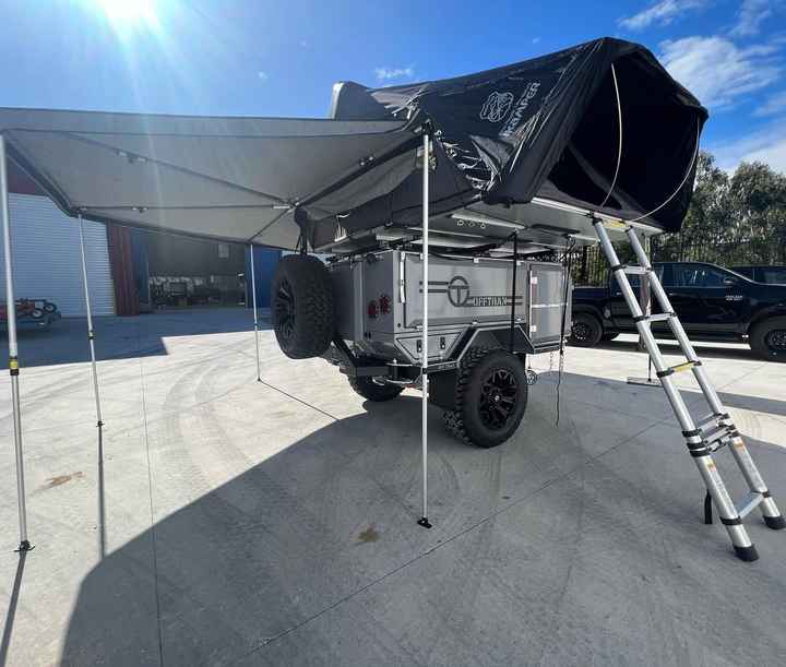 2025 Hot Sale 4 Person Mini Motorhome RV caravan 4wd Luxury Pop Top caravan Offroad Camper